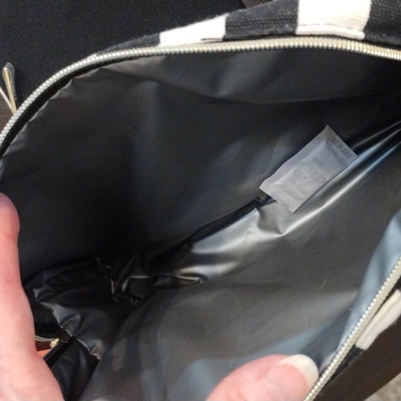 Lacome Set of two Makeup Bags with Goodies - Picture 8 of 16